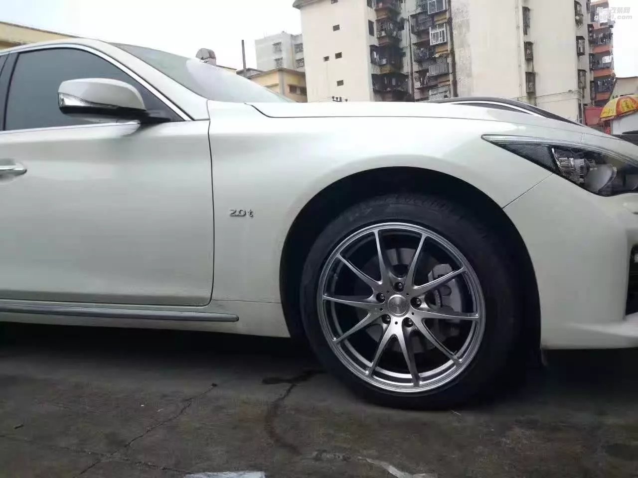 英菲尼迪，裝 RAYS  G25  完工！