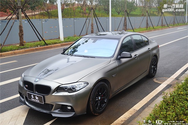 寶馬5系車身貼膜 啞光電鍍鎢鋼——長(zhǎng)沙改色貼膜店
