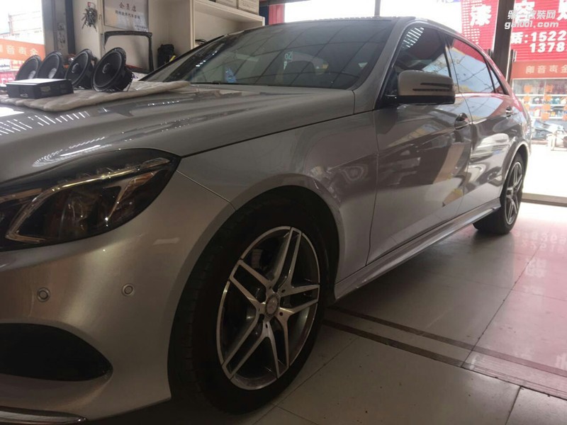 鄭州金聲汽車(chē)音響改裝-奔馳260改裝德國(guó)彩虹喇叭加裝優(yōu)美聲DSP處理器