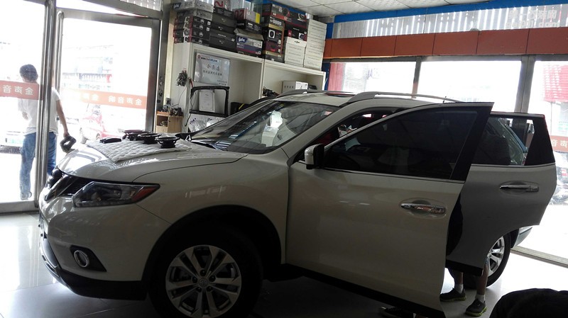 日產(chǎn)奇駿汽車音響改裝德國彩虹喇叭-鄭州金聲音響