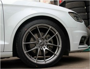 海亞：奧迪 A3 改裝 意大利 OZ LEGGERA HLT 18寸輕量化輪轂