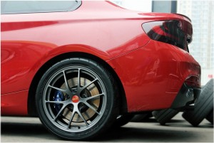 海亞：寶馬M235I 改裝 BBS RI-A 18寸輪轂 AD08R輪胎
