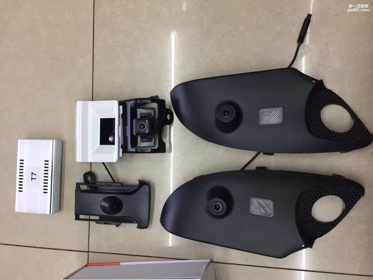 深圳龍華觀瀾豐田普拉多安裝360全景記錄儀