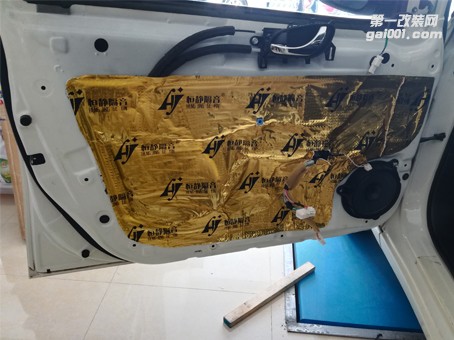 深圳龍華觀瀾遠(yuǎn)大 日產(chǎn)新騏達(dá)全車隔音