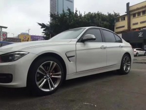 寶馬，換 原裝 18寸 完工！