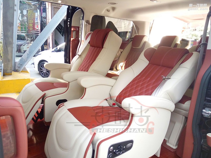 奔馳威霆航空座椅內(nèi)飾改裝/鄭州車(chē)時(shí)尚汽車(chē)內(nèi)飾改裝