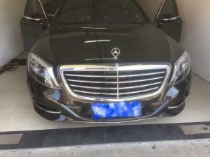 上海奔馳原廠升級(jí) 周末裝的兩臺(tái)奔馳 S級(jí)無(wú)鑰匙進(jìn)入 萬(wàn)國(guó)表 座椅記憶香氛系統(tǒng)，電動(dòng)尾門 高配方向盤 柏林之聲音響和蓋板