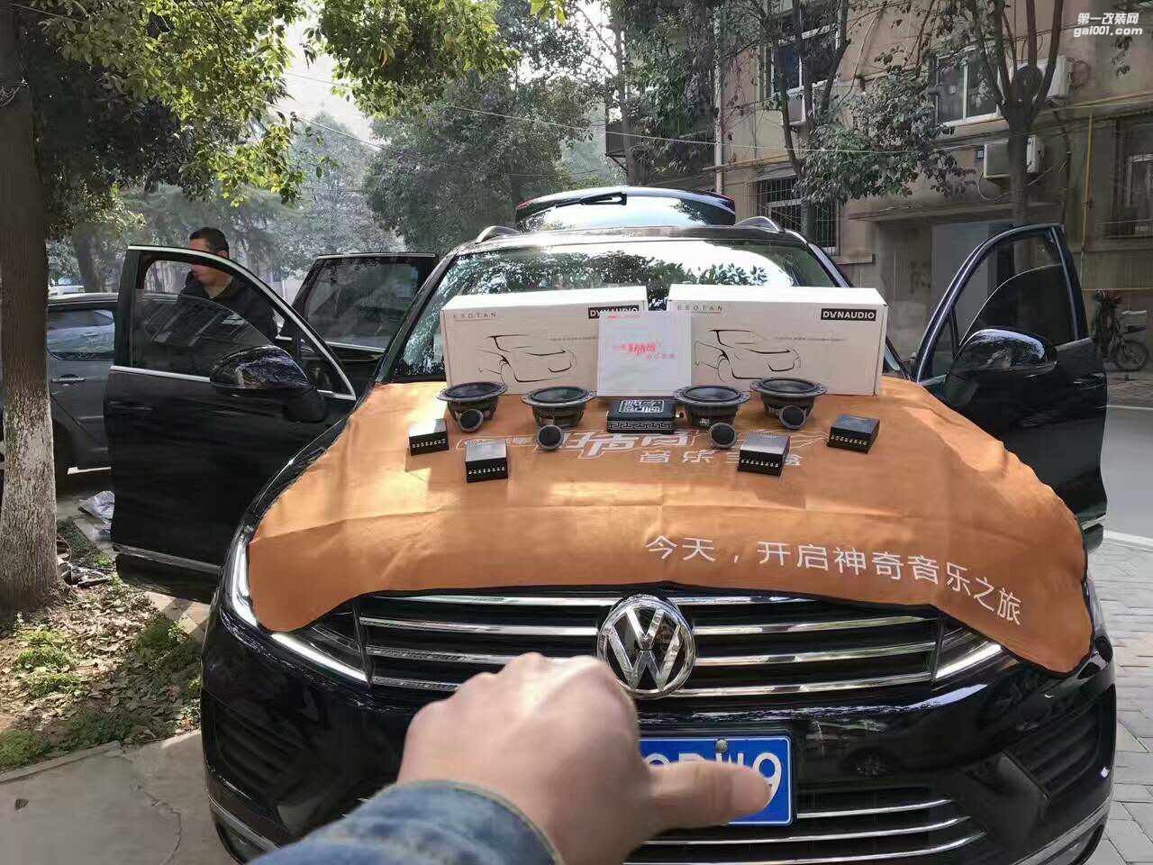 南陽源音坊汽車音響改裝——大眾途銳全車音響升級(jí)