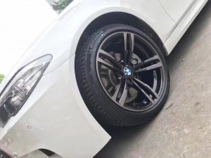 寶馬，換 M4 原裝 全新 19寸 完工！