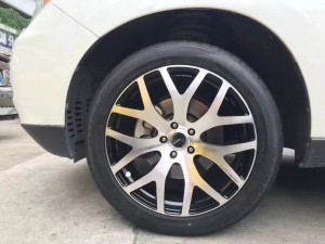 雷克薩斯，換 20寸 全新  RAYS 完工！
