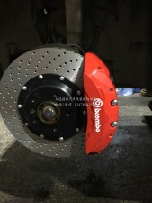 寶馬X5改裝布雷博brembo前6后4