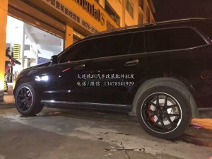奔馳GL350（W166）,前AMG六活塞改裝AMG四活塞