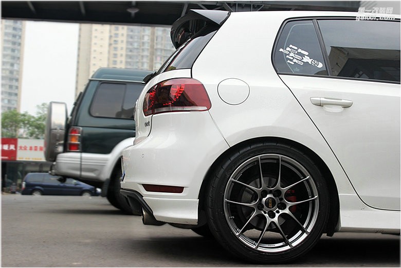 海亞： 高爾夫 6代 GTI 改裝 日本 BBS RF 18寸鍛造輪轂 BBS RF516