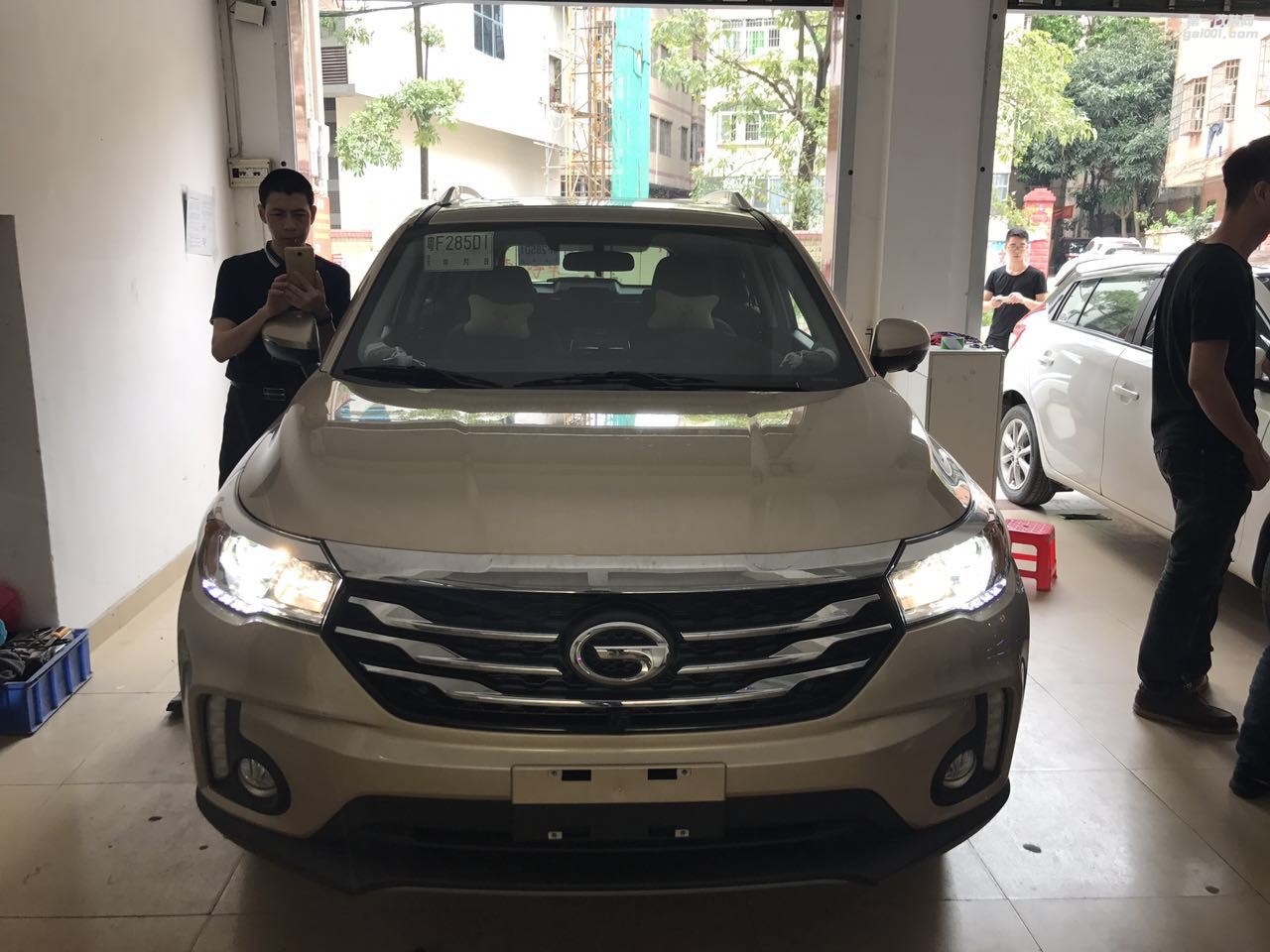 廣州傳祺GS4 改燈，車燈改裝升級：小糸原裝歐標Q5雙光透鏡＋歐司朗豪華氙氣燈套裝