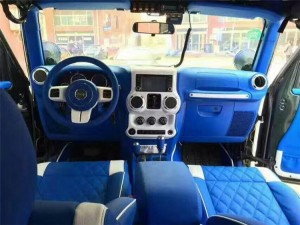 西安牧馬人改裝內(nèi)飾、內(nèi)飾改色翻新展現(xiàn)鐵漢柔情的一面兒