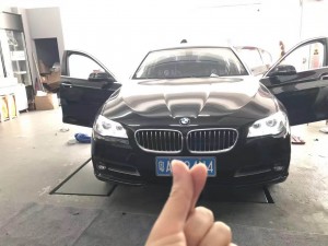 寶馬5系，全液晶儀表+Hud抬頭顯示