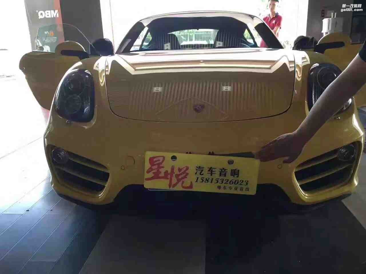 汕頭市星悅汽車音響升級中心保時捷911升級意大利赫茲3分頻，原車沒有中音，升級赫茲3分頻