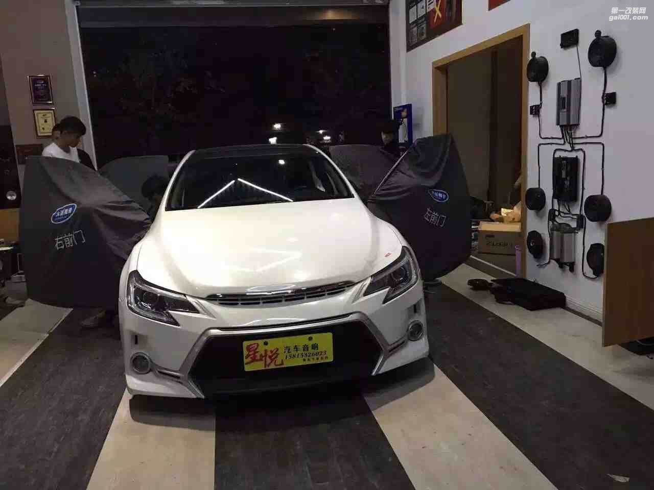 汕頭市星悅汽車(chē)音響升級(jí)中心-豐田銳志升級(jí)4門(mén)大能隔音，意大利赫茲ESK F165兩分頻，為您打造舒適駕駛環(huán)境