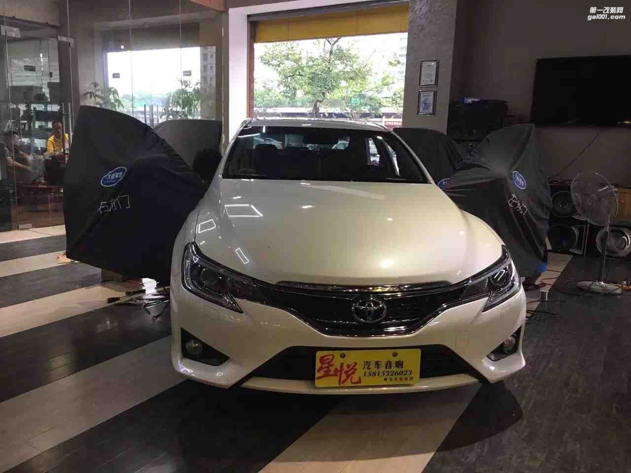 汕頭市星悅汽車音響升級中心豐田銳志升級隔音改裝意大利赫茲喇叭+燕飛利士同軸音響改裝