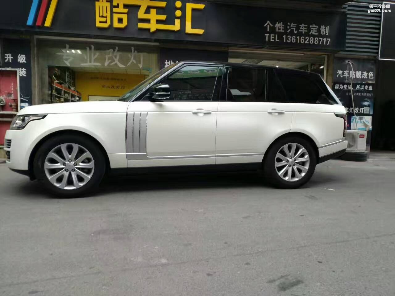 路虎攬勝行政全車綢緞白