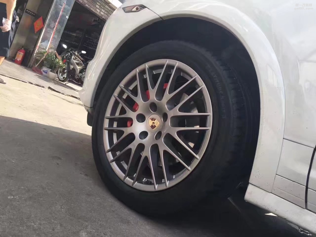 卡宴 ，換 原裝 20寸 RS 完工！