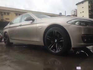 寶馬，換 全新 M4 原裝 19寸 完工！