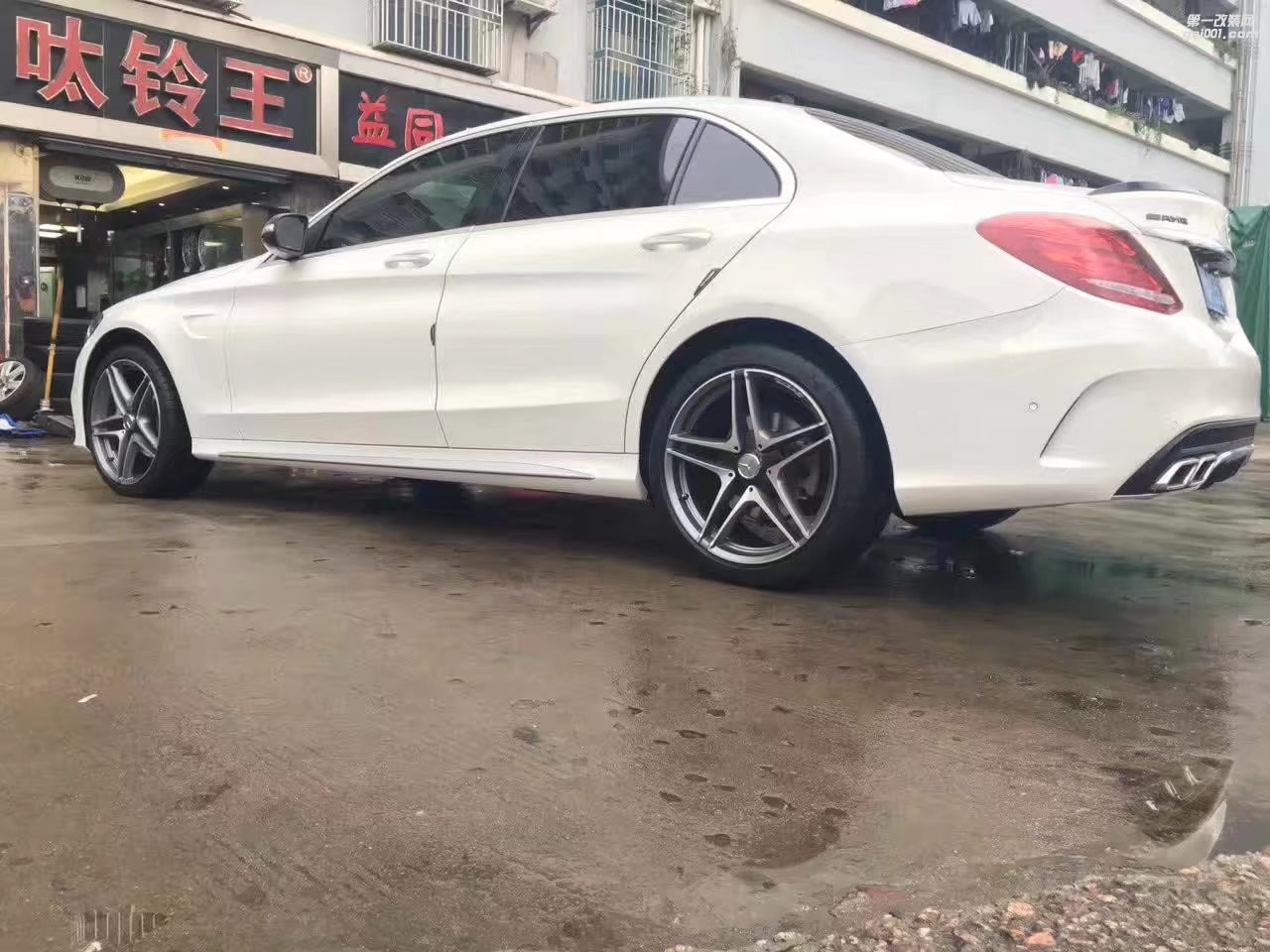奔馳，換 C63 原裝 19寸 完工！