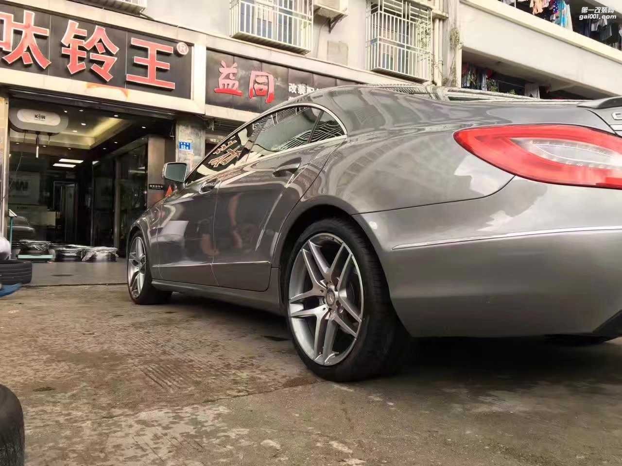奔馳，換 原裝 19寸 AMG 完工！