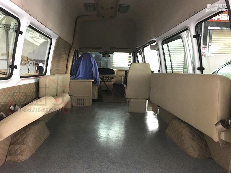 福特全順內(nèi)飾改裝/鄭州汽車內(nèi)飾改裝