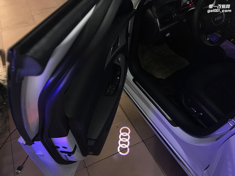 貴陽奧迪A6L改裝四門迎賓燈