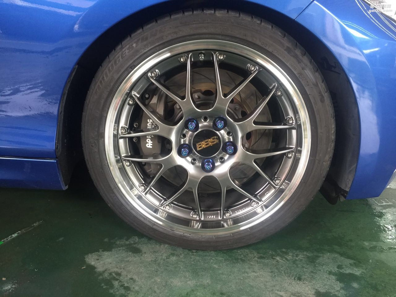 海亚：宝马 M240 2系 换装 BBS RS-GT 18寸 两片锻造轮毂