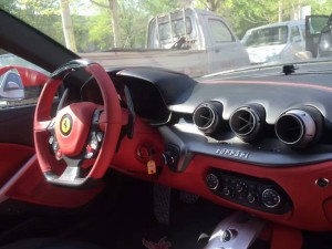 法拉利紅色內(nèi)飾改裝