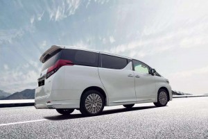 西安豐田埃爾法內(nèi)飾簡(jiǎn)約改裝、不追求最完美，只為舒適