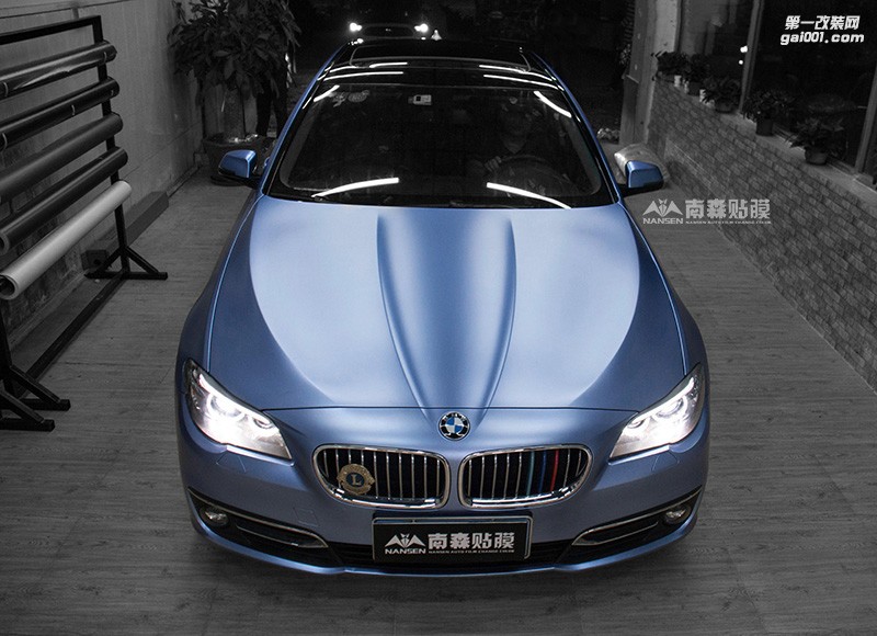 寶馬525LI車身改色電光青霧藍(lán)