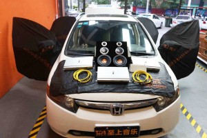 清遠(yuǎn)至上音樂(lè)汽車(chē)音響改裝/本田思域不必很出眾，至少不平庸
