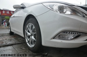 成都極速輪轂旗艦店 現(xiàn)代索納塔改裝極速輪轂案例
