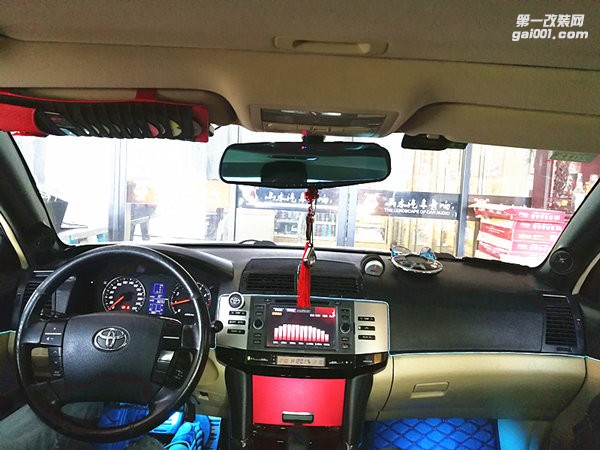 豐田銳志汽車音響改裝 多次改裝很糟糕 后選擇泉州山水汽車音響一次改裝性價(jià)比高 工藝好
