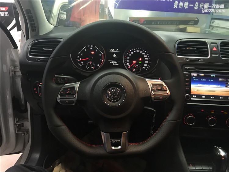 高爾夫改裝多功能方向盤 升級(jí)多功能方向盤