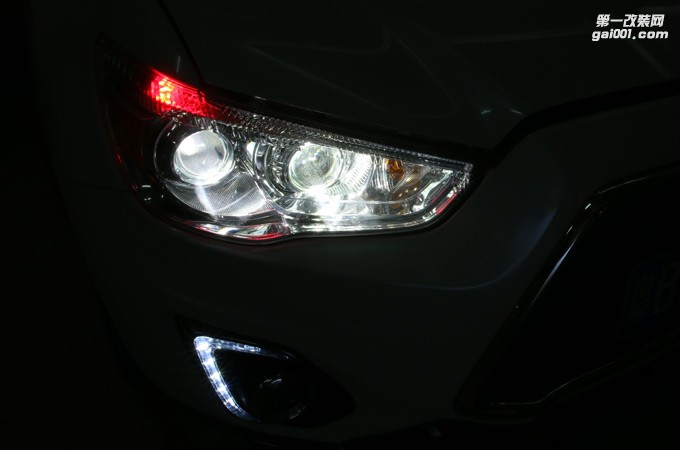 廣州勁炫改燈 勁炫汽車大燈改裝升級(jí)四透鏡四近光四遠(yuǎn)光