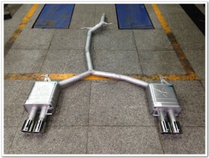 奧迪A4L改裝雷鳥(niǎo)中尾段排氣、S4后唇