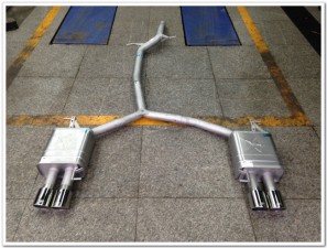 奧迪A4L改裝雷鳥中尾段排氣、S4后唇
