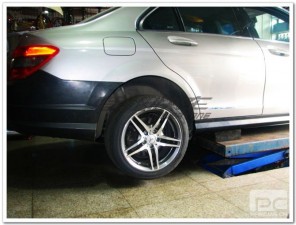 奔馳C200優(yōu)雅改裝成AMG C63