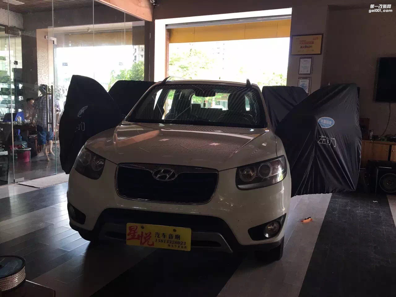 汕頭市星悅汽車音響升級中心進(jìn)口現(xiàn)代格越升級4門大能隔音，改裝赫茲喇叭，功放，歐迪臣處理器