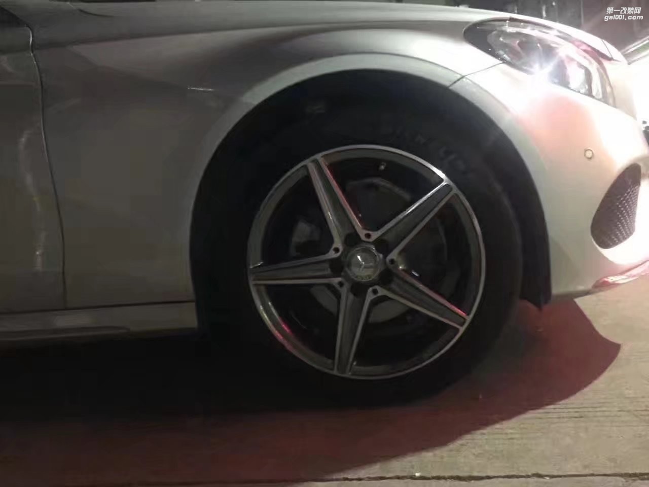 奔馳，換 原裝 AMG 18寸 完工！