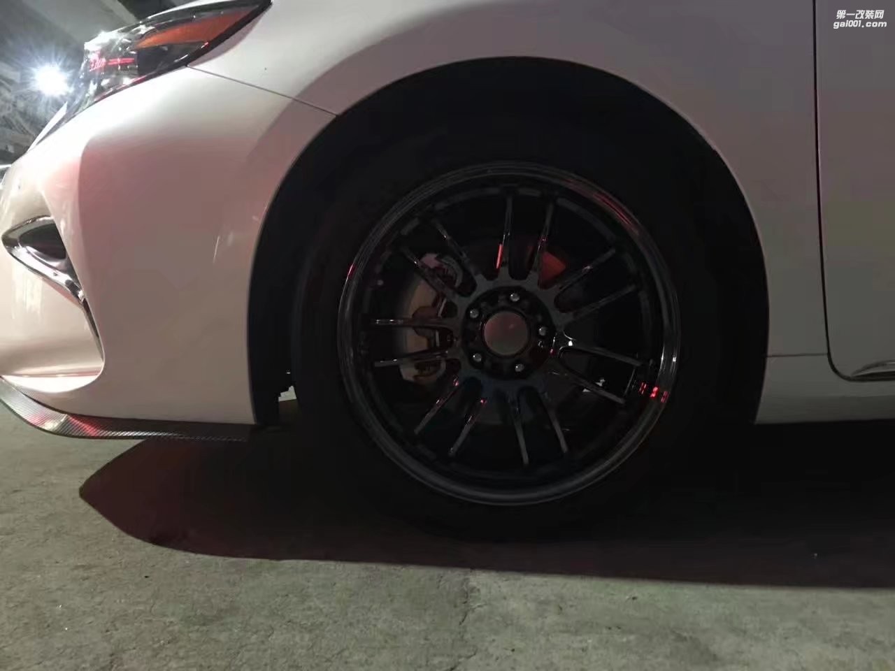 雷克薩斯，換 RAYS  RE30 完工！