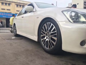皇冠，換 原 裝 18寸 完工！