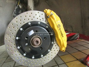 奧迪A5改裝BREMBO剎車+RES排氣