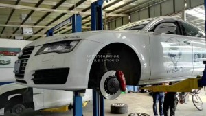 奧迪A7升級AP9040大六，后加大盤卡鉗噴紅，原車輪轂直上
