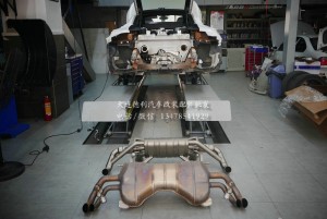 奧迪 R8 V10改裝天蝎 Akrapovic中尾段排氣