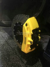 奧迪S5上brembo法拉利鈦合金活塞款大六，配380分體打孔碟
